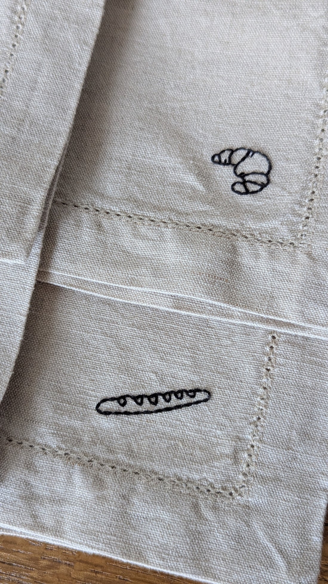 Serviette de Table - Brodée à la Main - Baguette