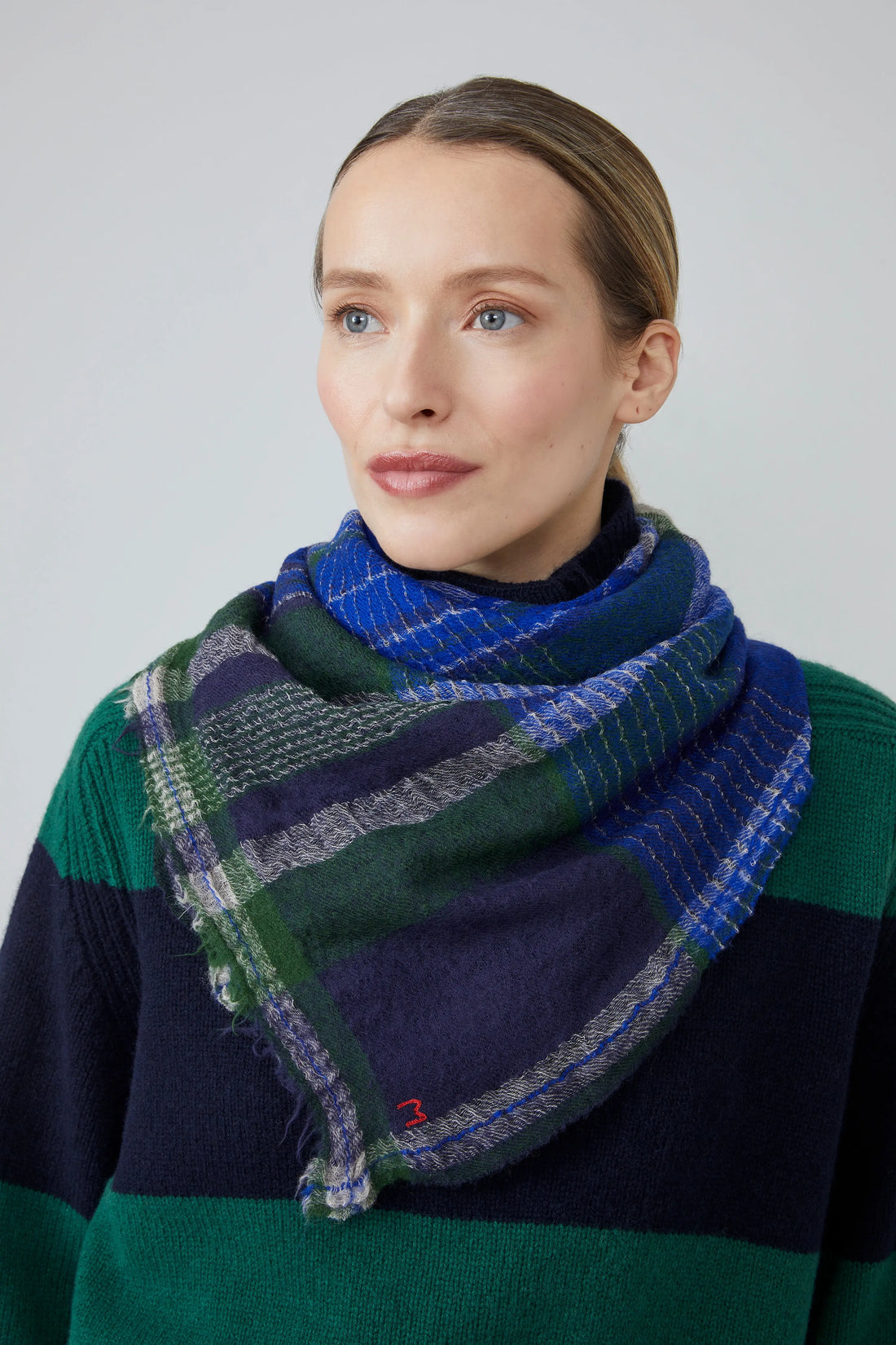 Foulard en Laine Chaï N°752 Royal Blue