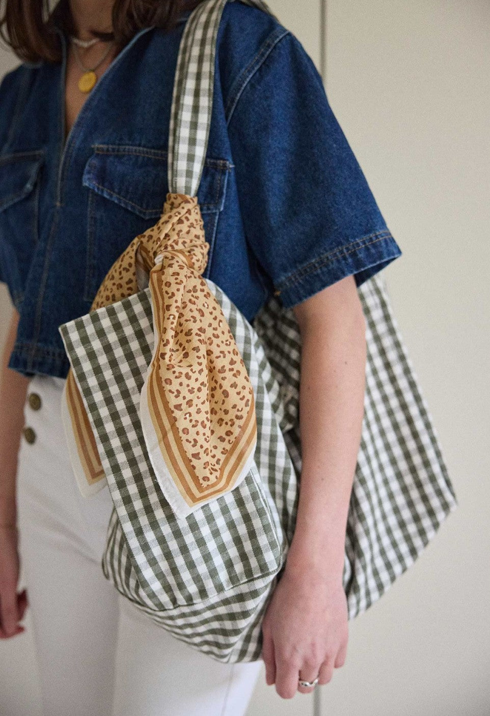 Petit Foulard en Coton Léopard Sable