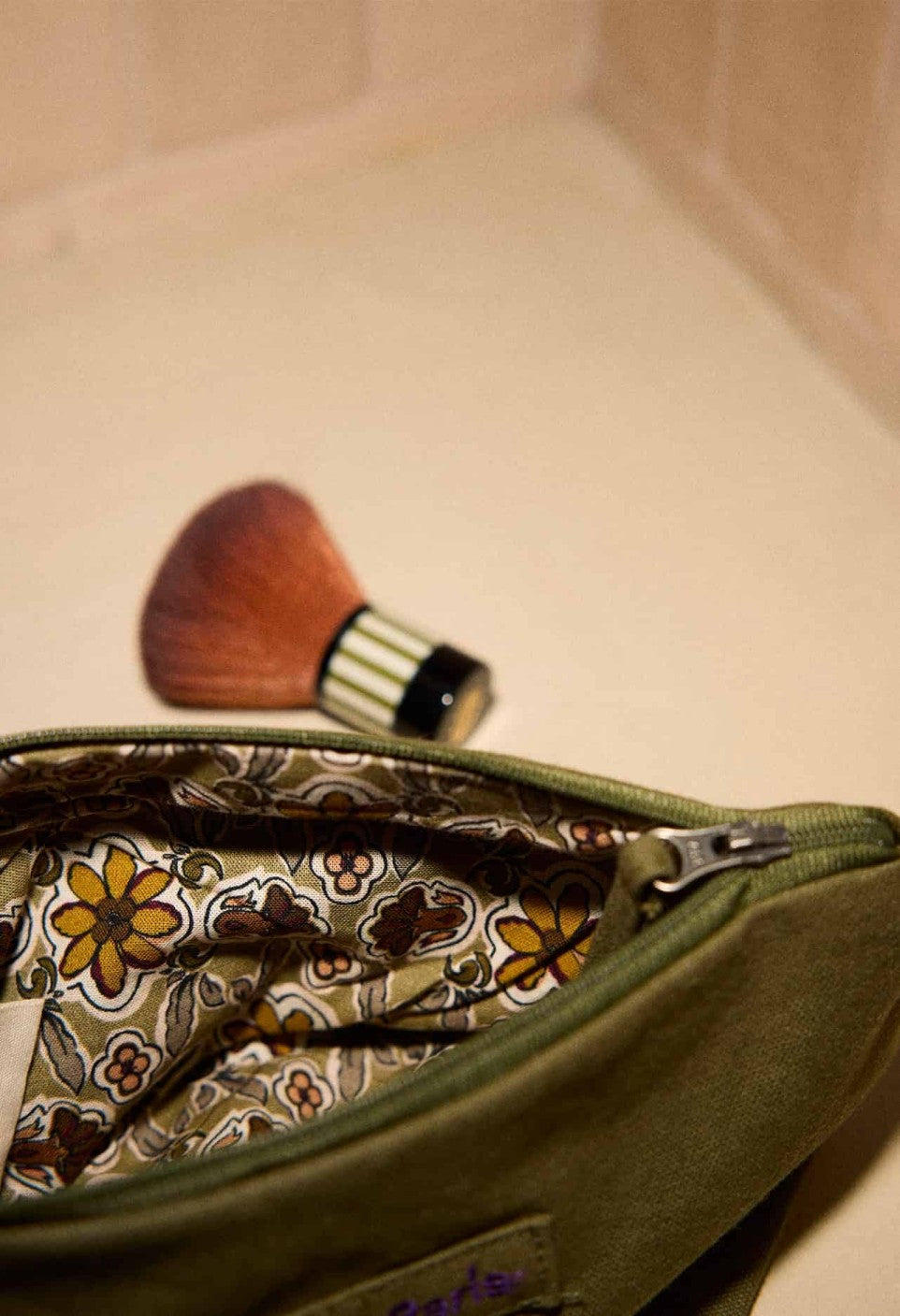 Trousse de Beauté en Coton Kaki Brodé