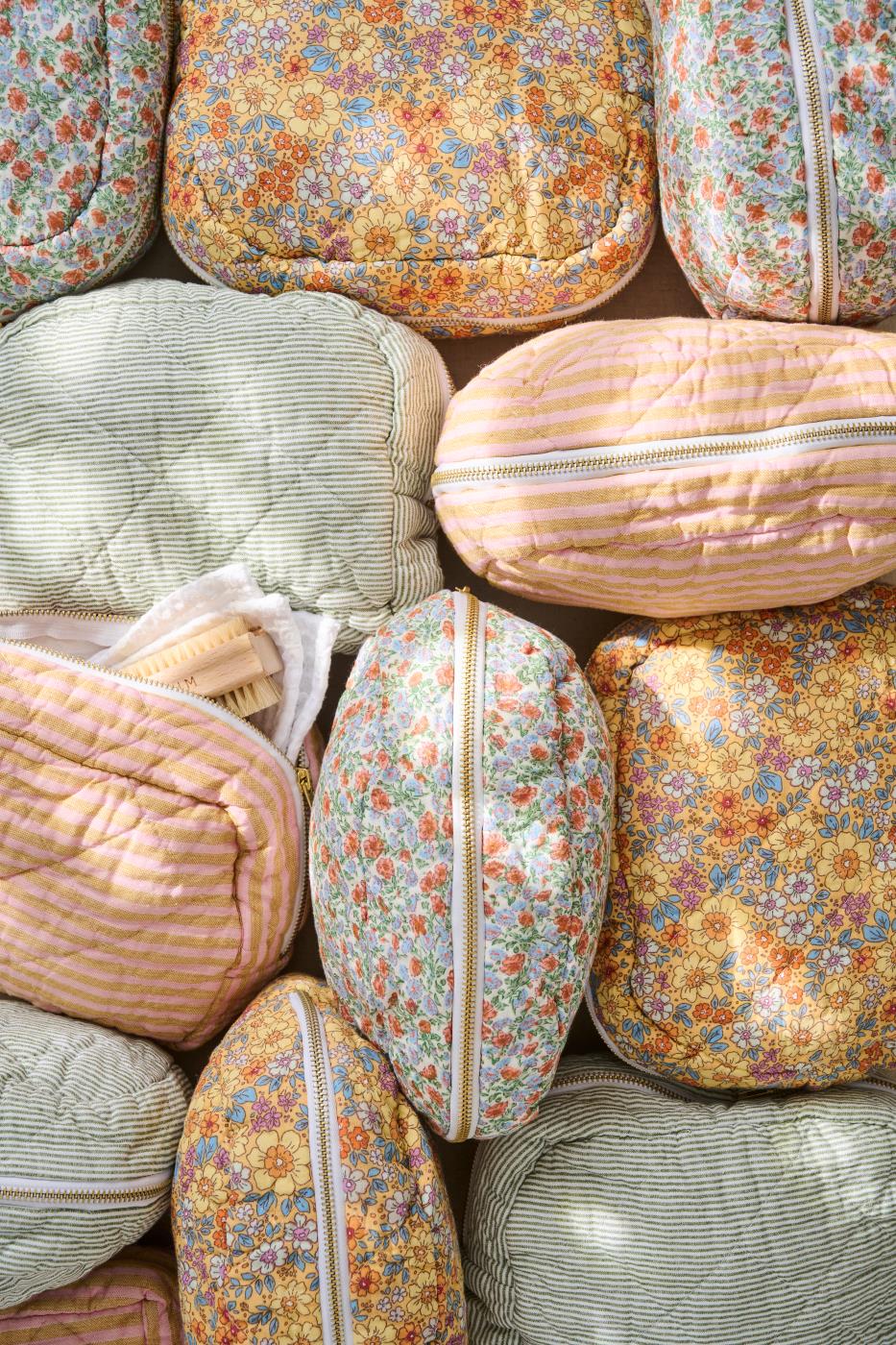 Trousse de Toilette Matelassée à Motifs