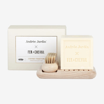 Coffret Savon &amp; Brosse à Ongles Andrée Jardin / Fer à Cheval en Hêtre